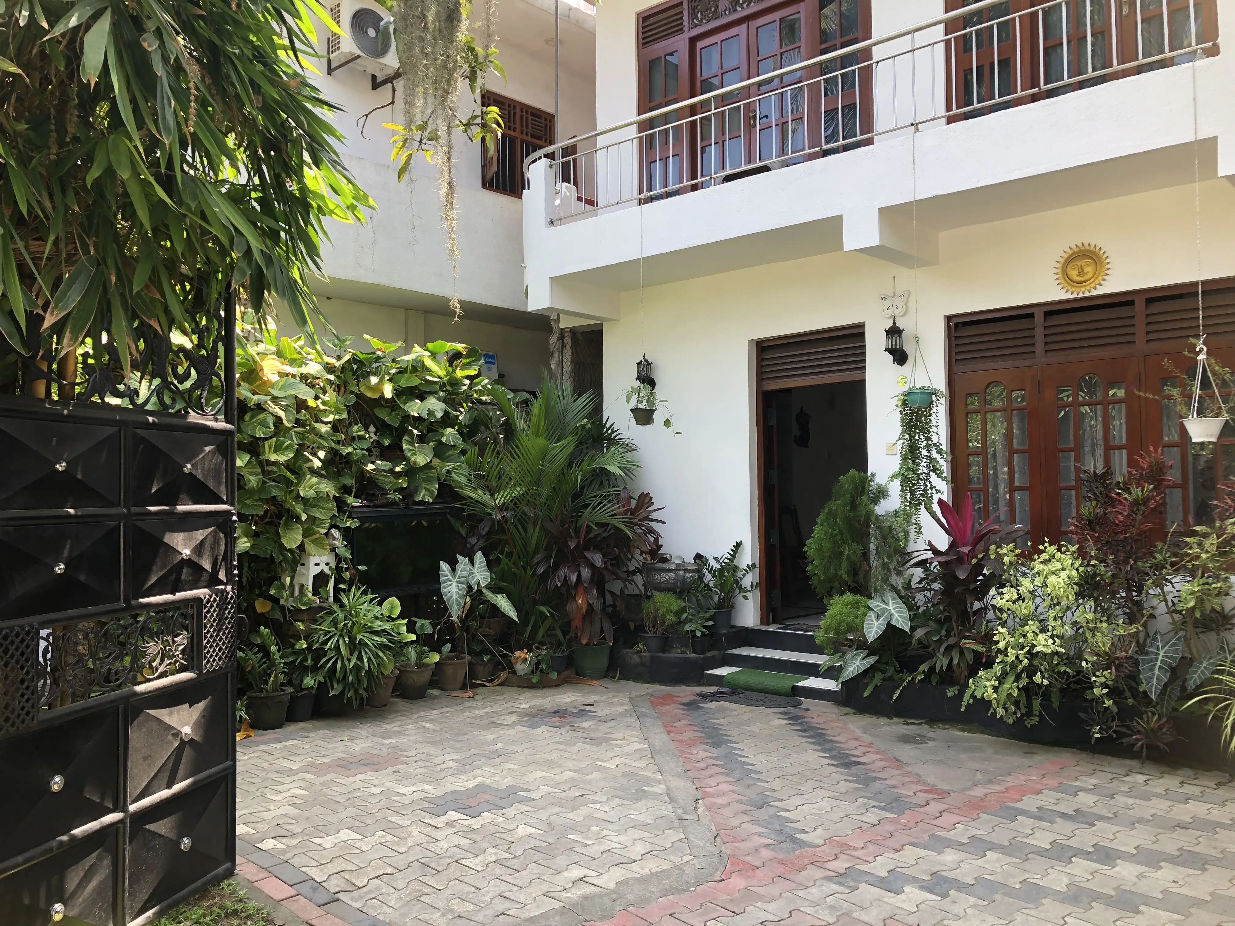 JJ Villa hero view